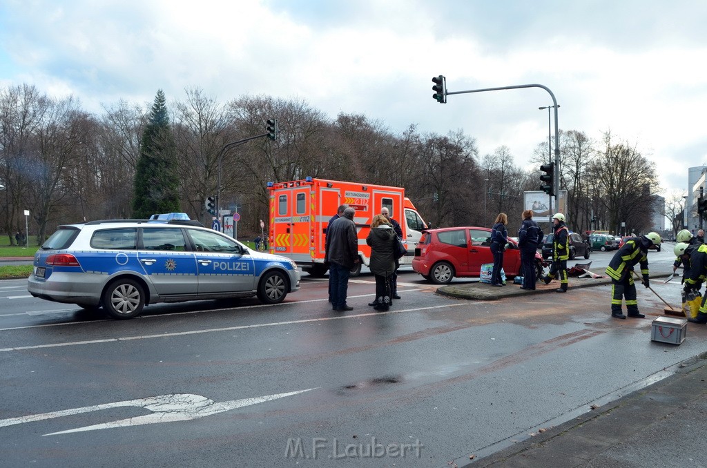 VU Pkw Ampel Koeln Universitaetstr Duerenerstr P42.JPG - Miklos Laubert